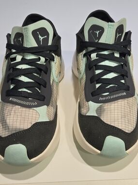 Nike Jordan Delta 3 Mint & Black Low-Top Sneakers